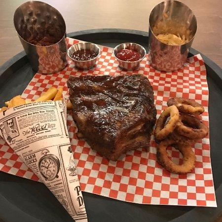 RIBS Bar & Grill
